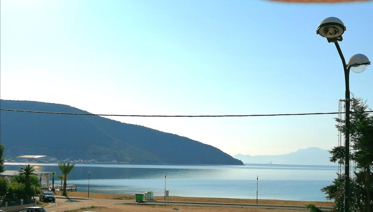Myrsini'S Sea View Apartment Néa Péramos Buitenkant foto